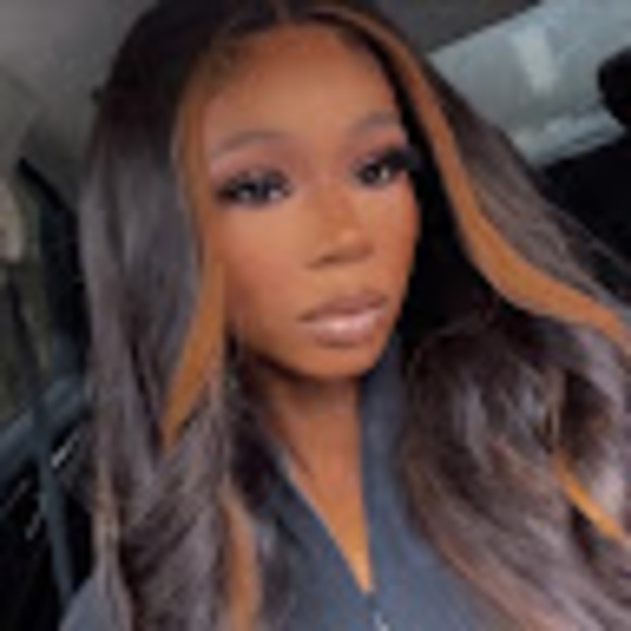 Meet your Posher, Genevieve - Picture 1 of 1